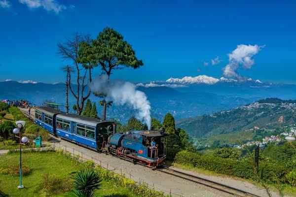 দার্জিলিংয়ের টয় ট্রেন