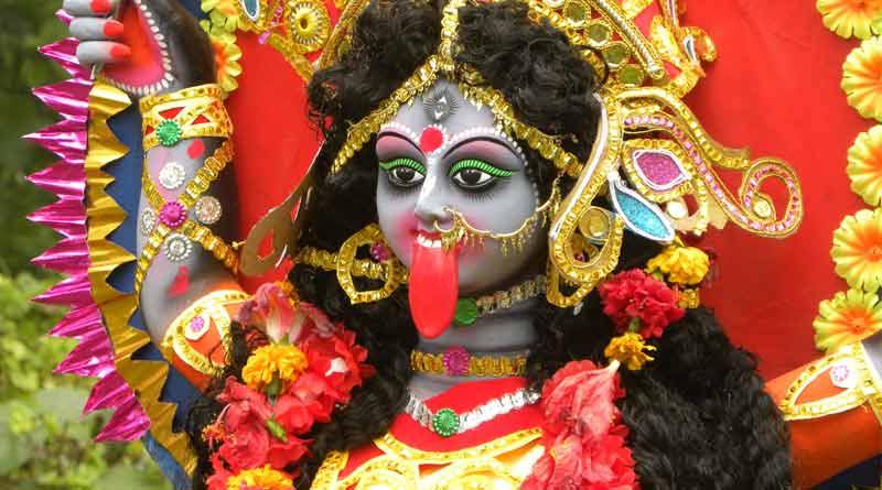 মঞ্চে