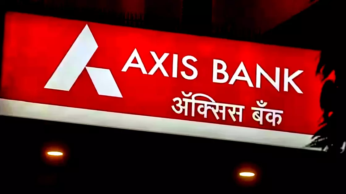 Allegations of financial fraud against Axis Bank