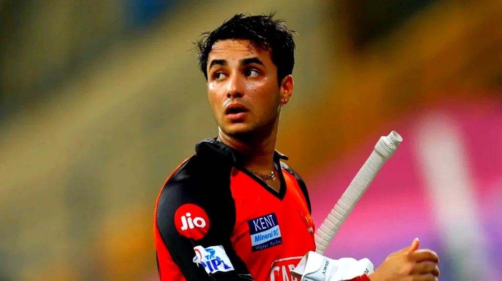IPL cricketer Abhishek is in danger of his girlfriend's suicide!