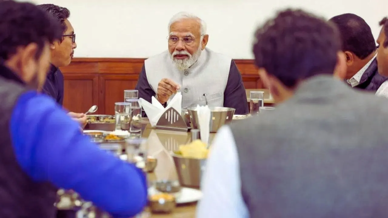 Modi's meeting in Parliament canteen
