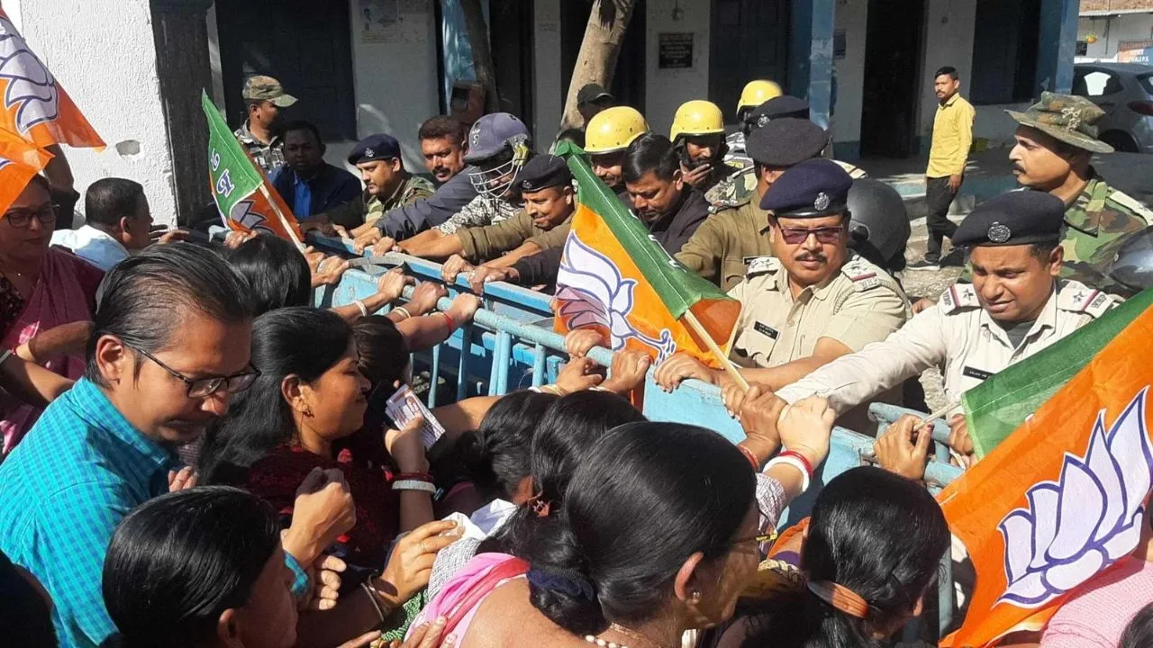 BJP Yuva Morcha protests against Sandeshkhali incident