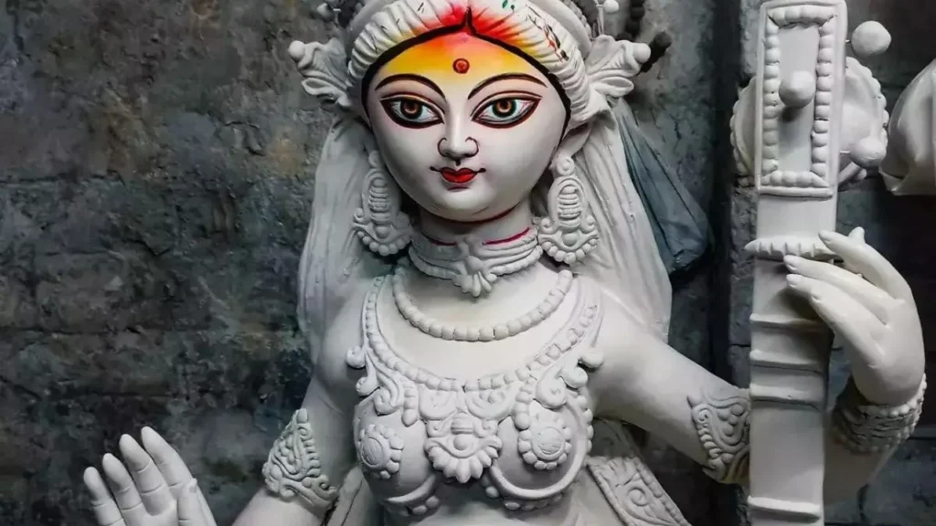 40 feet Maa Saraswati's surprise in Malda