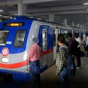 Metro services will be reduced on Saraswati Puja