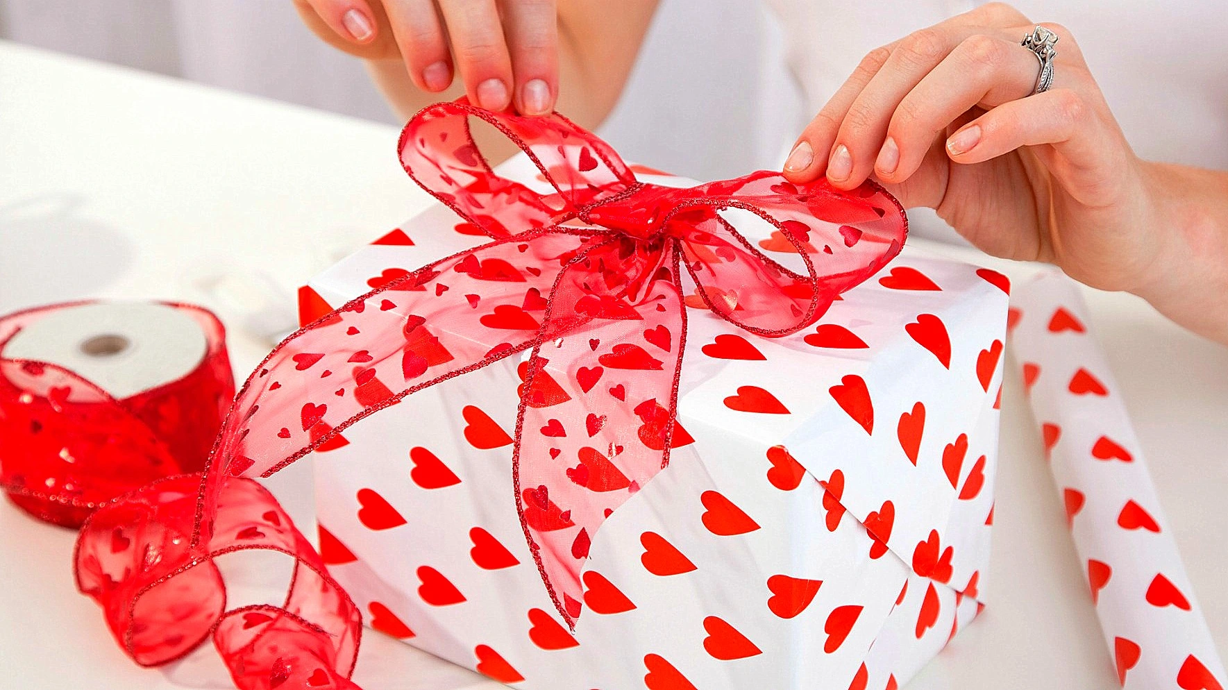 What to give on Valentine's Day