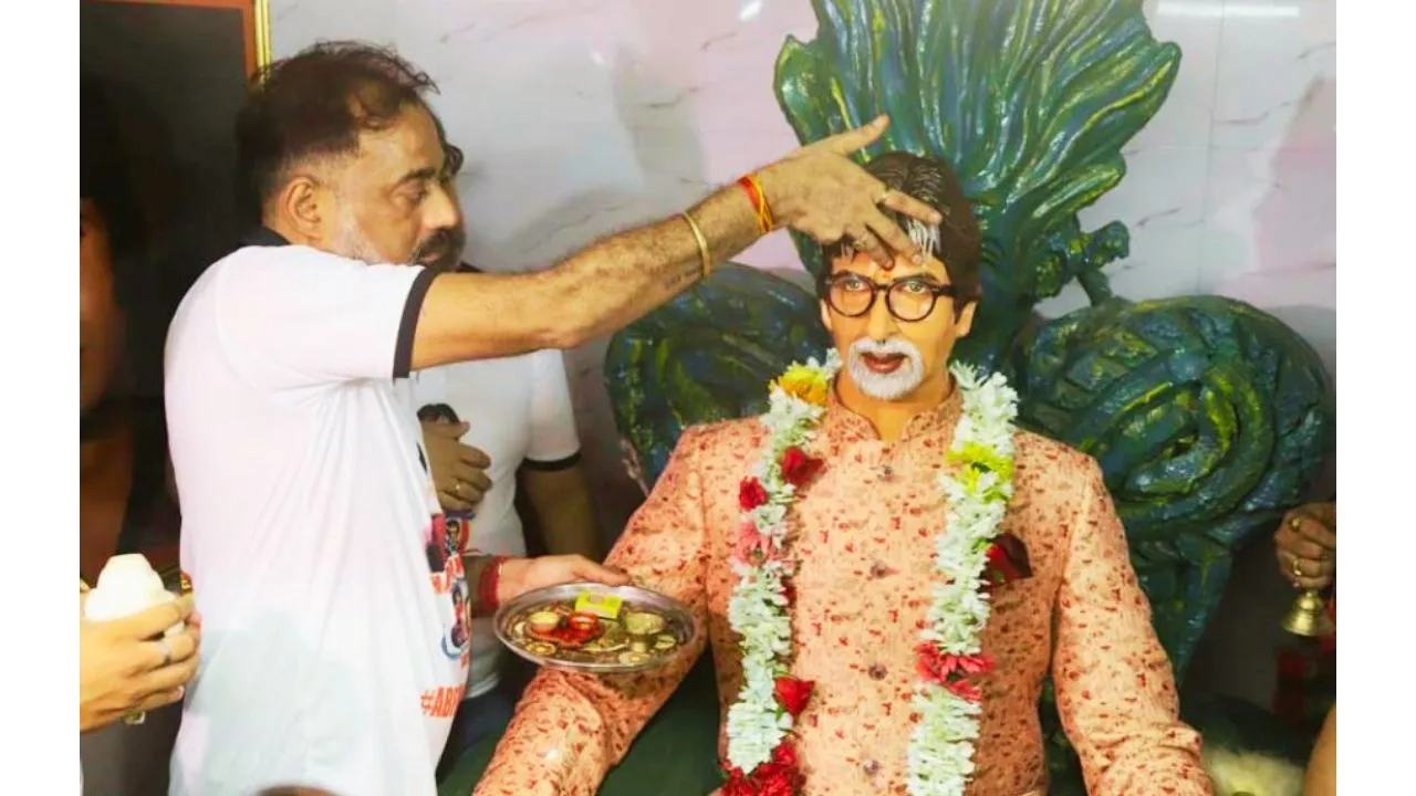 Amitabh Bachchan is worshiped in Kolkata