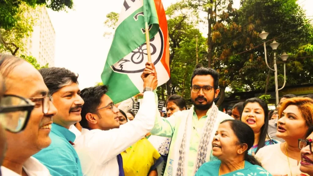 MLA Mukutamani left BJP and joined Trinamool