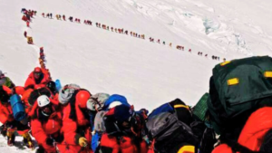 Mount Everest trafic jam