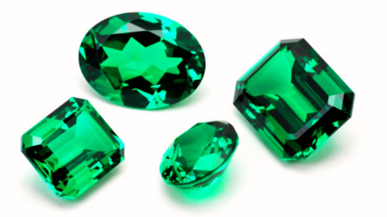 astro tip emerald gemstone