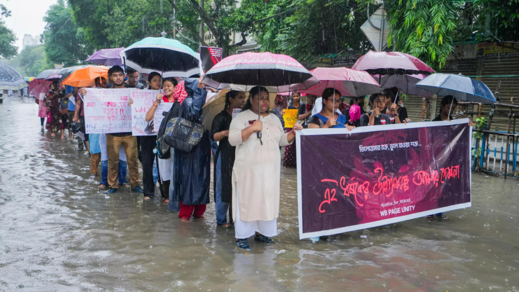 rgkar protest in rain