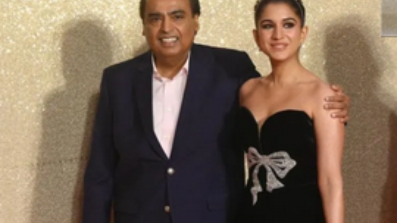 mukesh-ambanis-outburst-viral-video-of-his-interaction-with-daughter-in-law