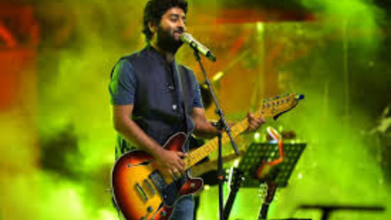 arijit-singh-show-woman-crying