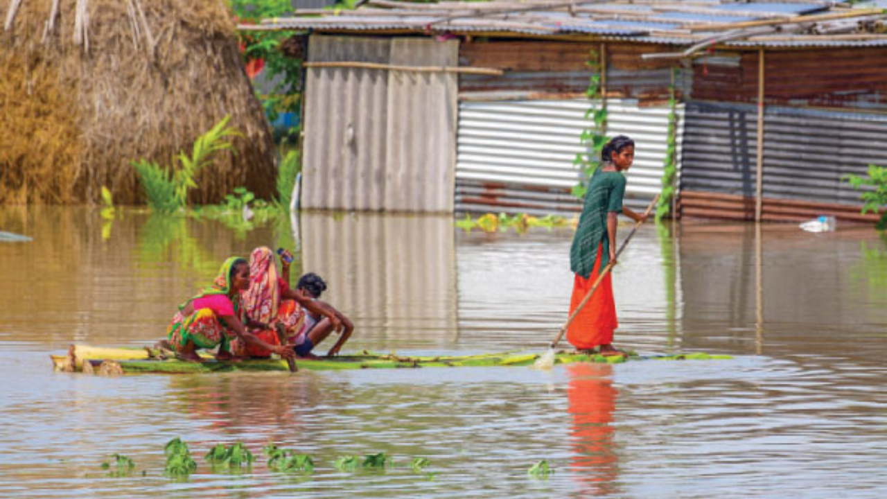 continuous-rain-sundarban-dam-breaks-flood-risk