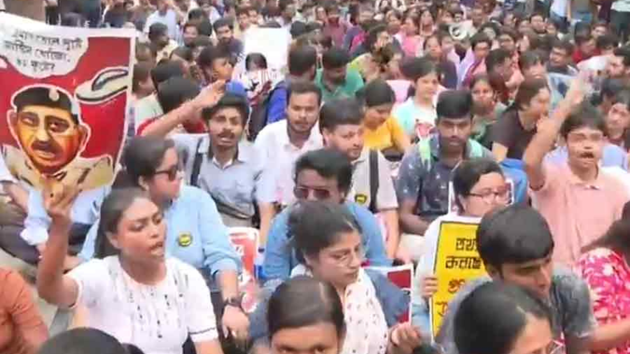 junior-doctors-protest-kolkata-36-days-ongoing