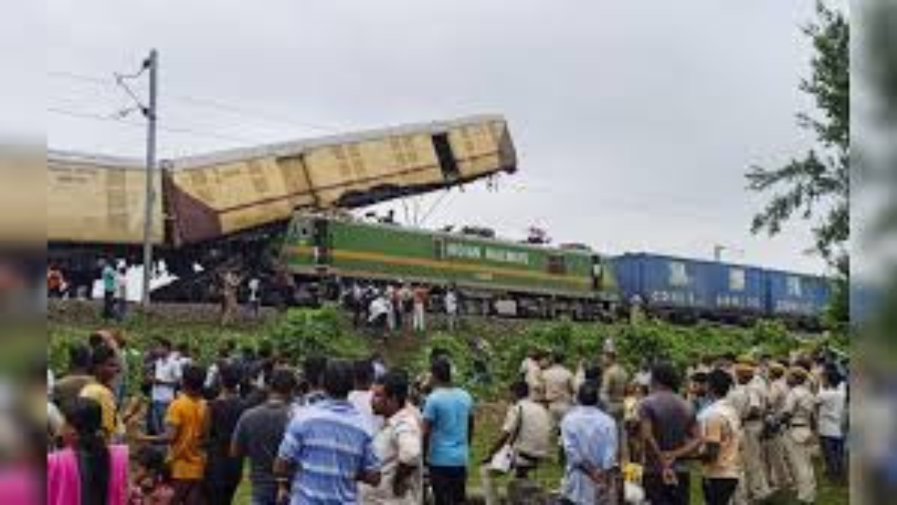 train-derailment-jalpaiguri