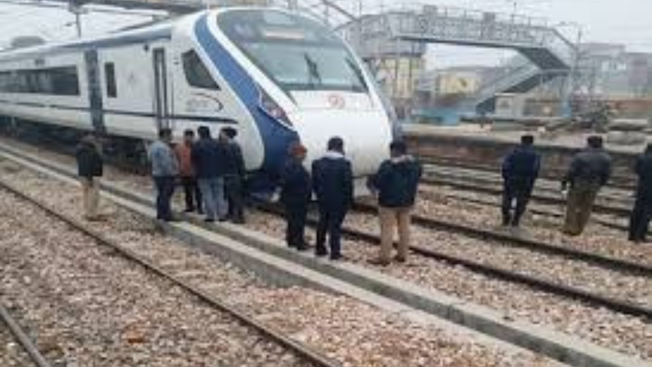 incidents-in-bande-bharat-express-uttar-pradesh