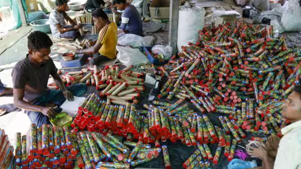 delhi-firecrackers-ban-pollution-control