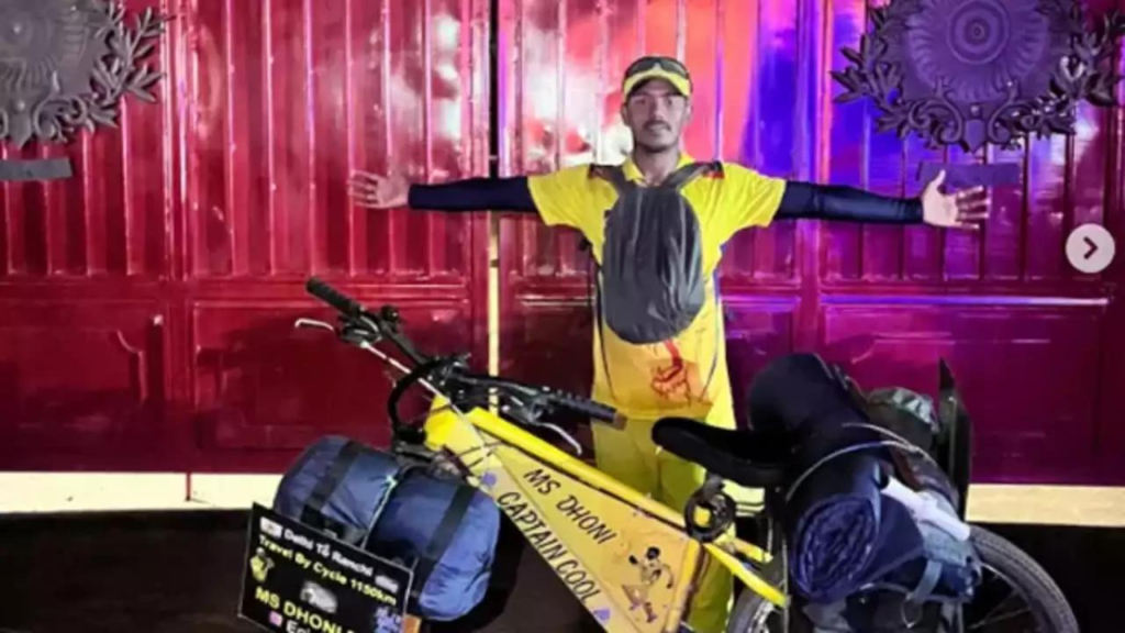 1200-km-cycling-to-meet-dhoni