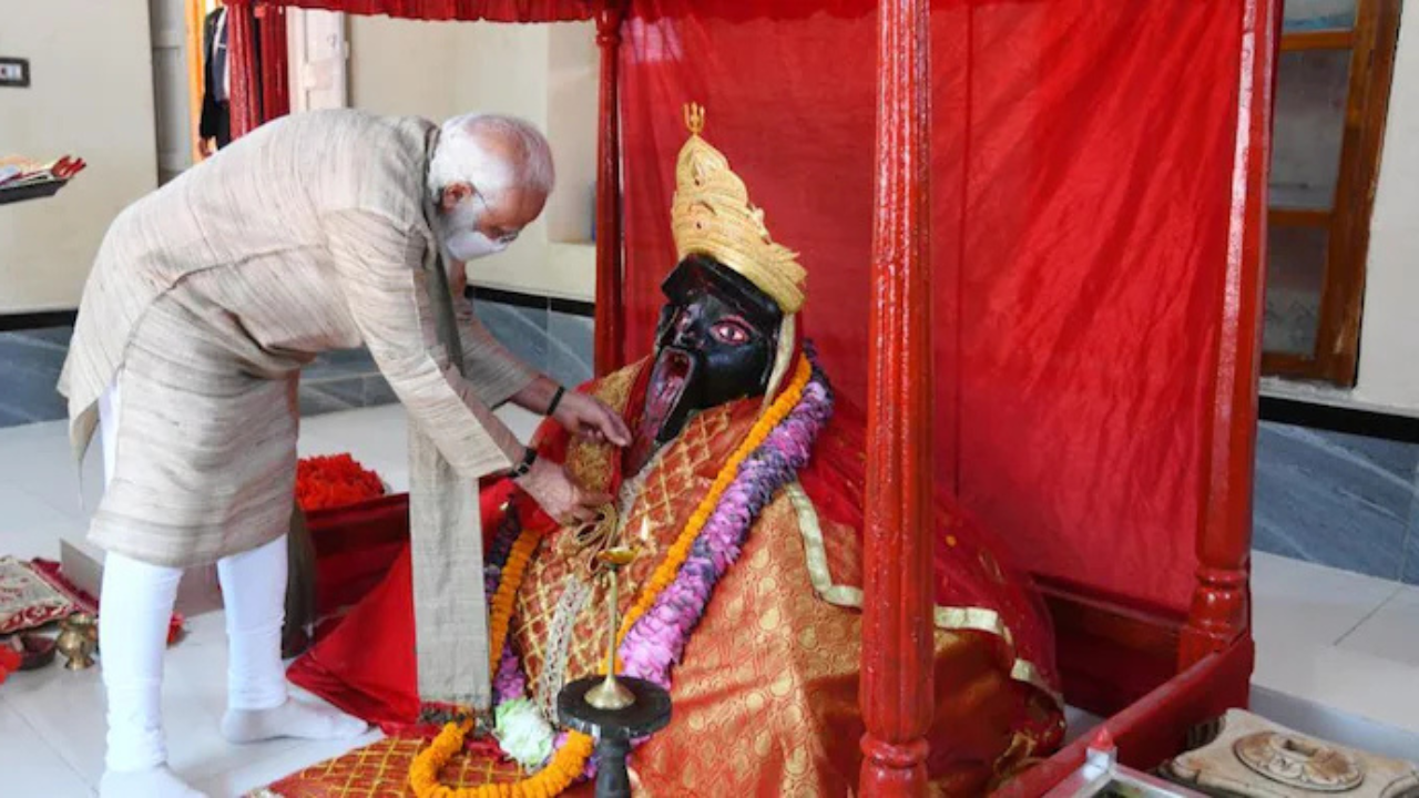 bangladesh-temple-modi-crown-theft