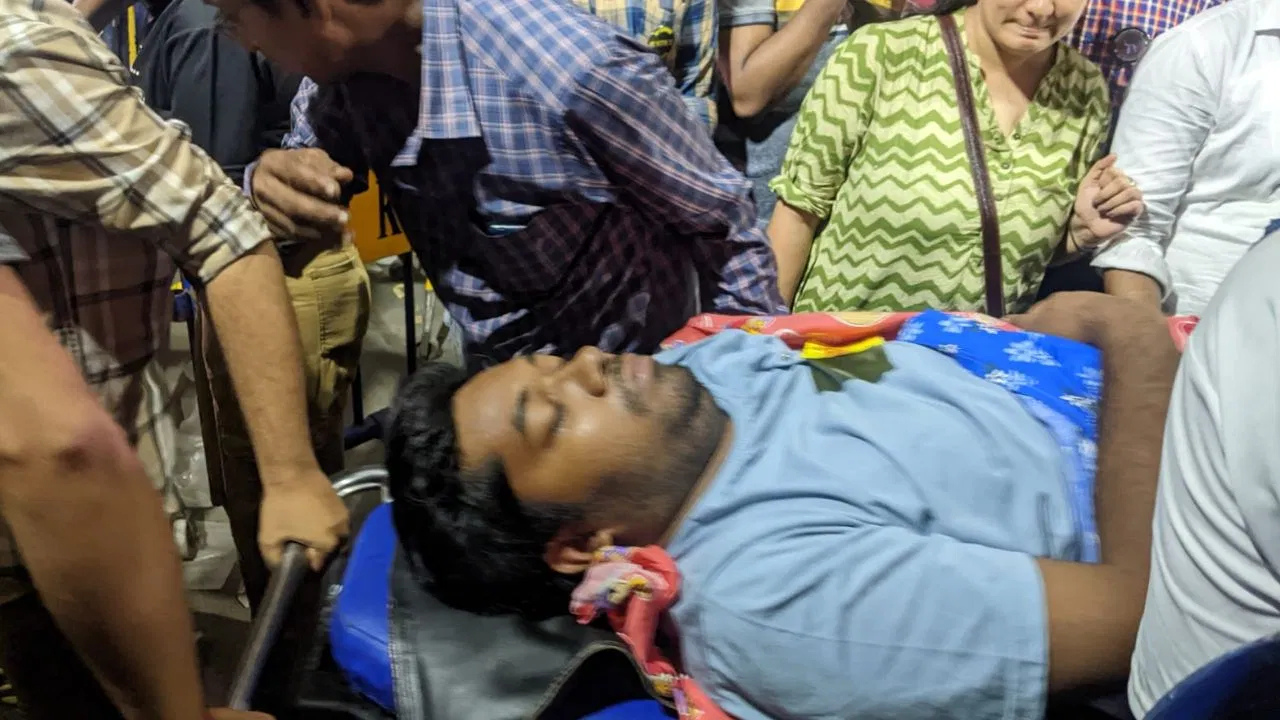 অনিকেত মাহাতোর শারীরিক অবস্থা উদ্বেগজনক