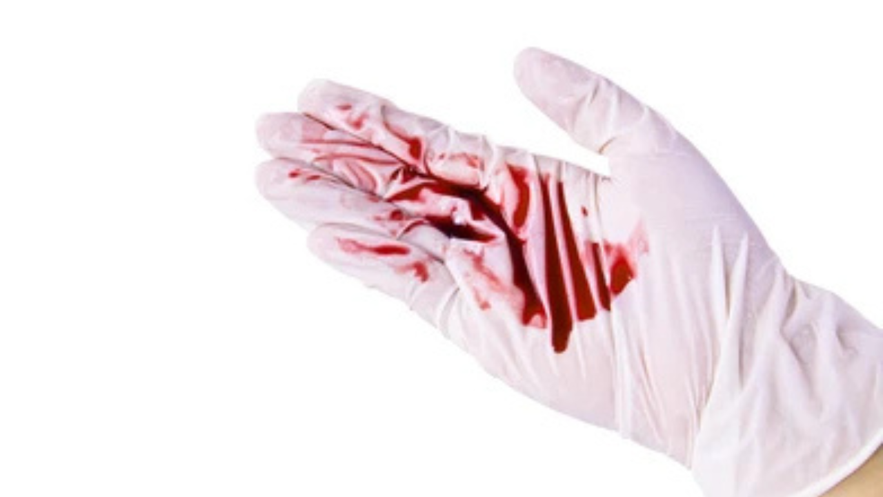 রক্তমাখা গ্লাভস
