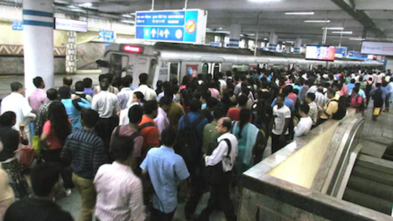 metro-pujo-passenger-record-kolkata