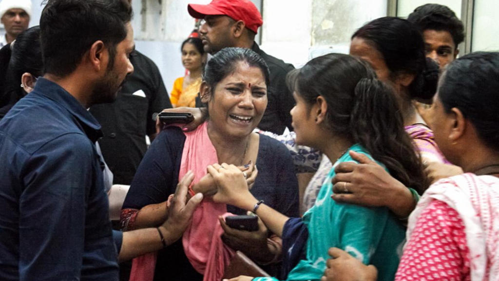 কারখানায়