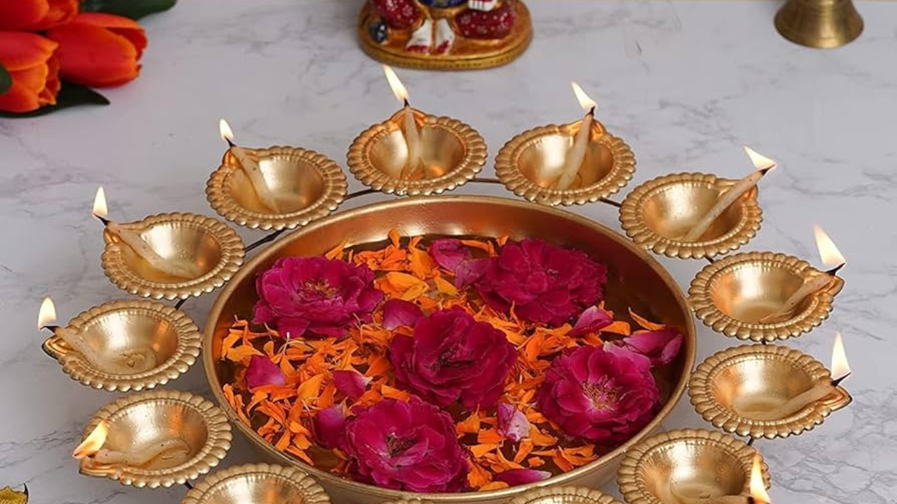 decorate-door-durga-puja