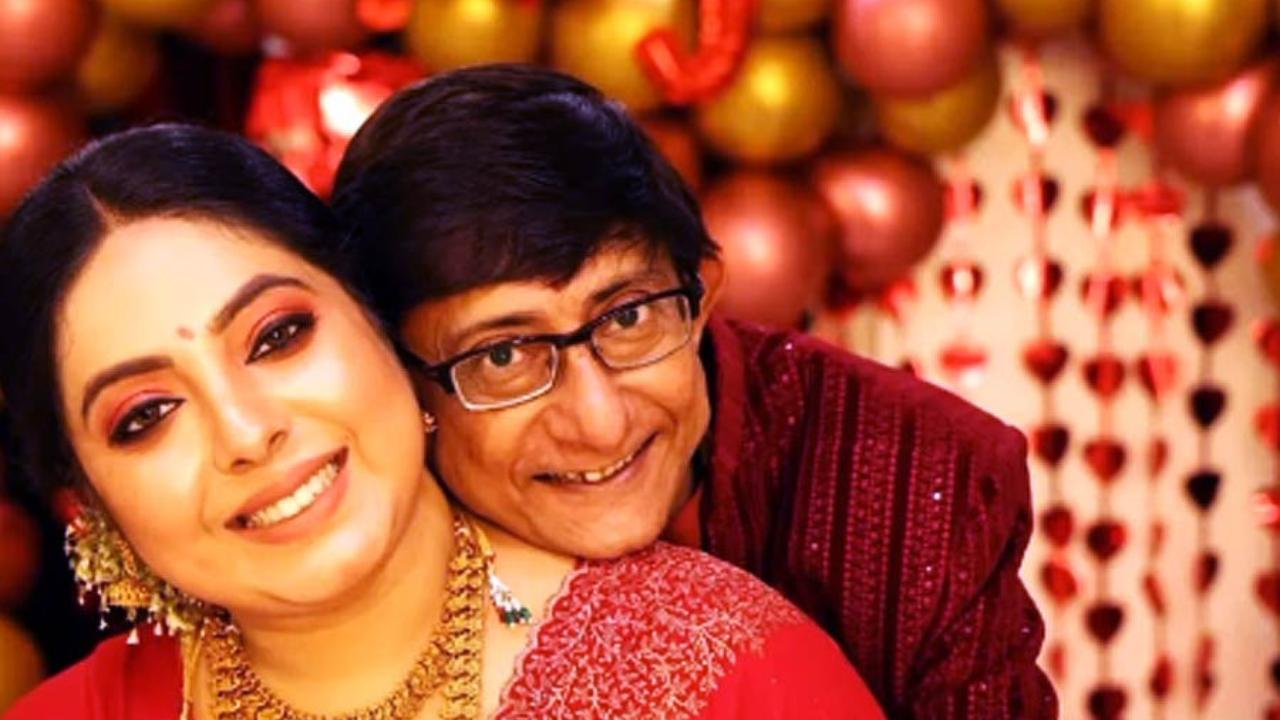 কাঞ্চন মল্লিকের বাড়িতে