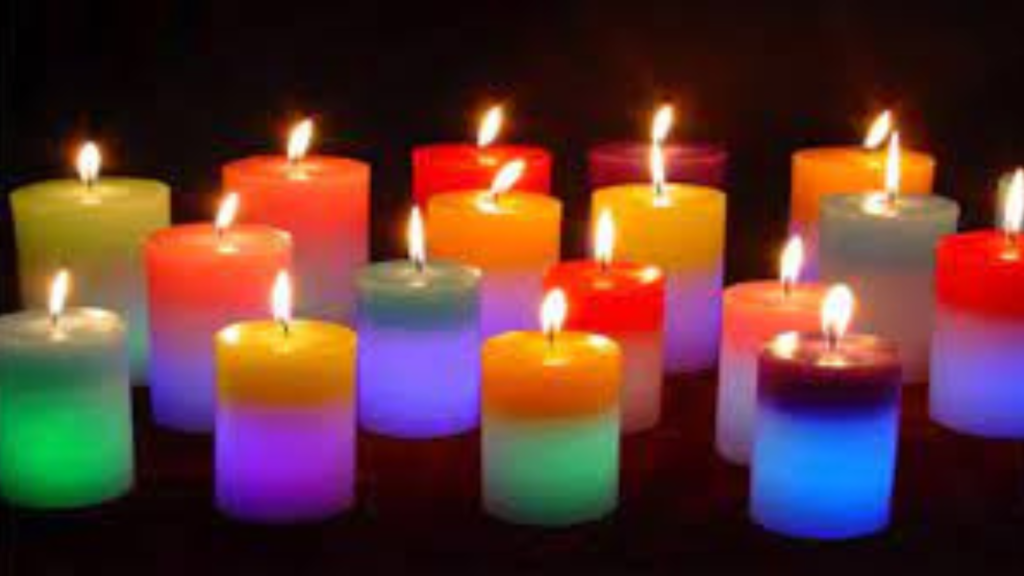 দীপাবলিতে রঙিন মোমবাতি