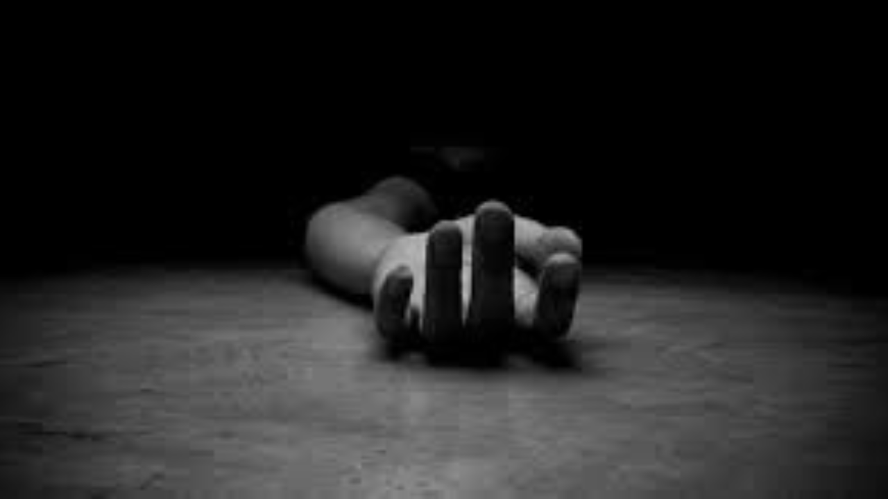 মেয়েকে হত্যা