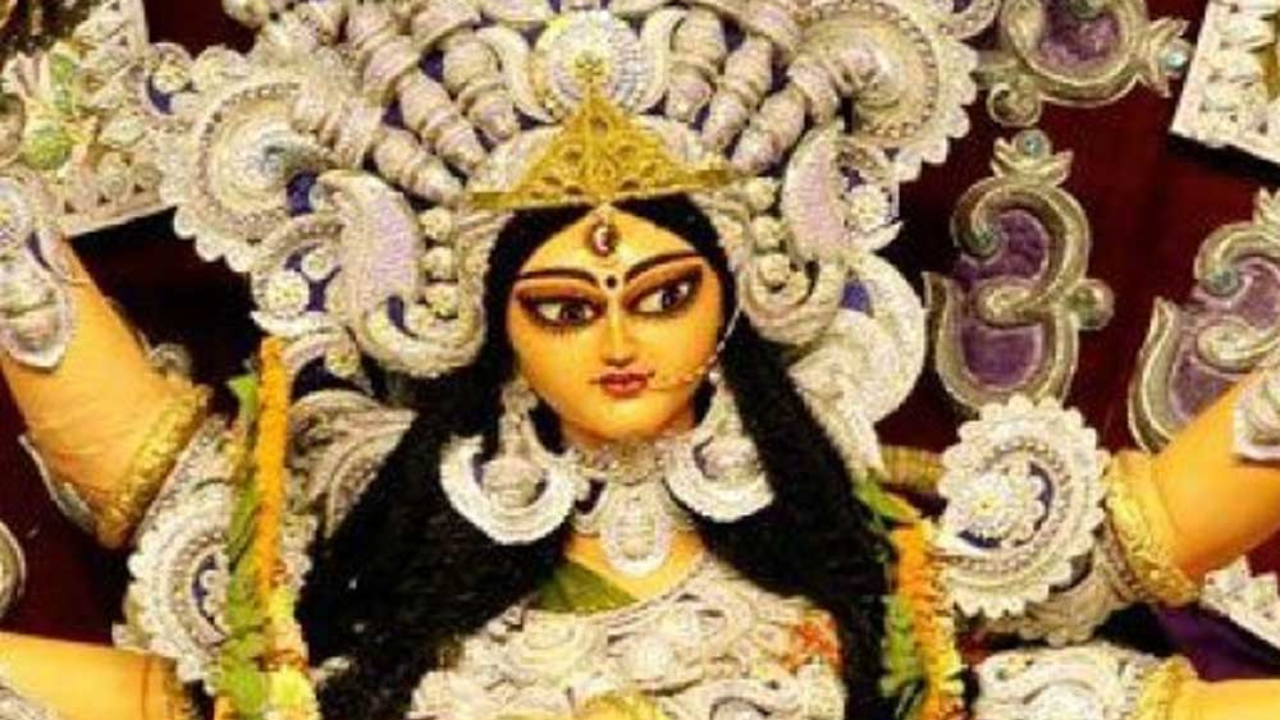 budget-cuts-in-durga-puja-protests