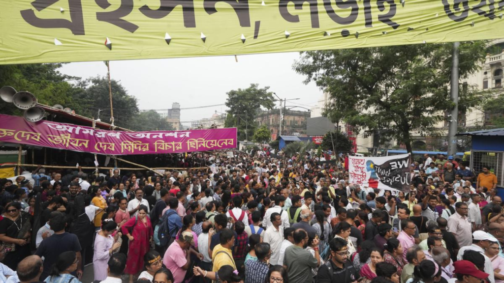 dharamtala-droh-er-carnival-protest