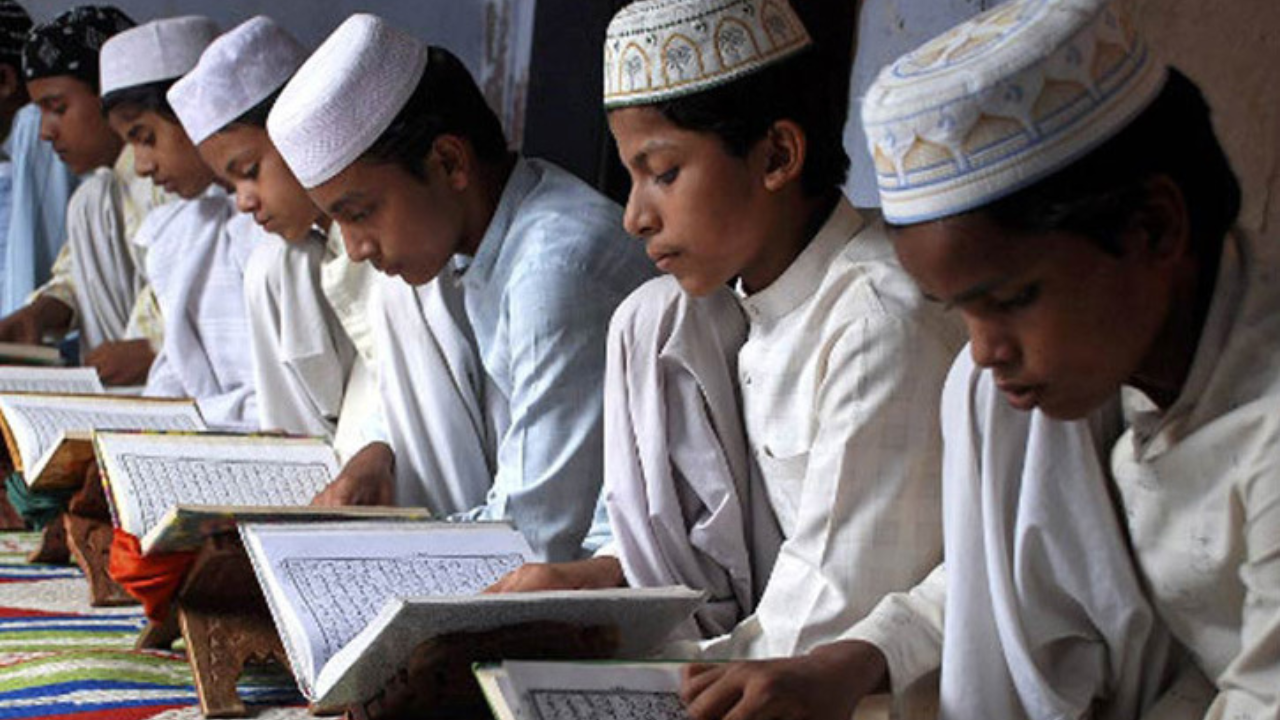 মাদ্রাসাগুলির আর্থিক সাহায্যে স্থগিতাদেশ