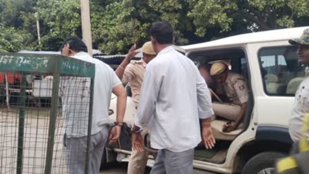 হাতির দাঁত পাচারের অভিযোগে তৃণমূল নেতা গ্রেফতার