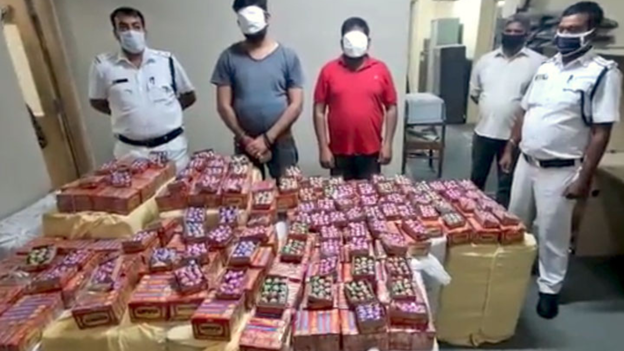 হাওড়ায় ৪৫০ কেজি নিষিদ্ধ শব্দবাজি উদ্ধার