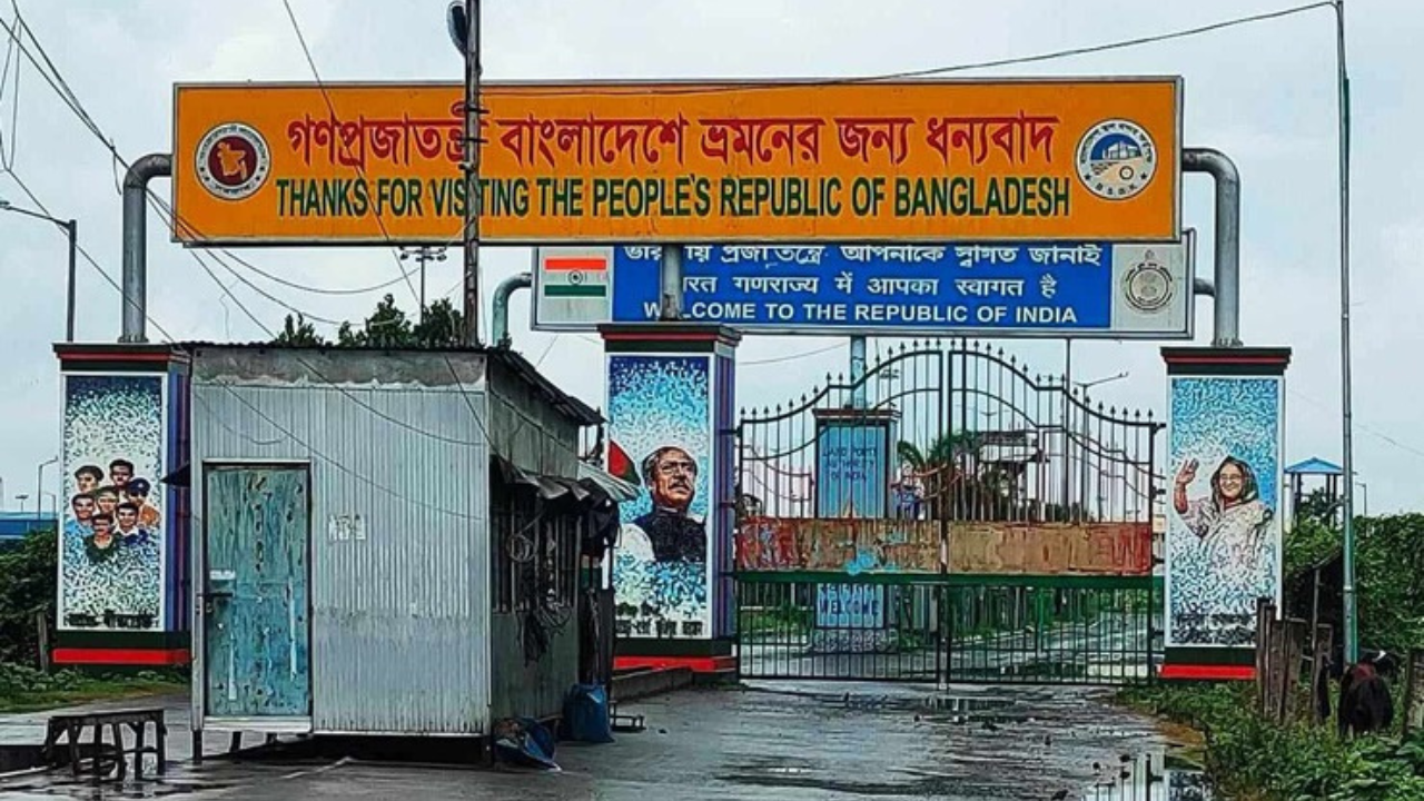 পেট্রাপোল বন্দরে পণ্য আমদানি-রপ্তানি বন্ধ