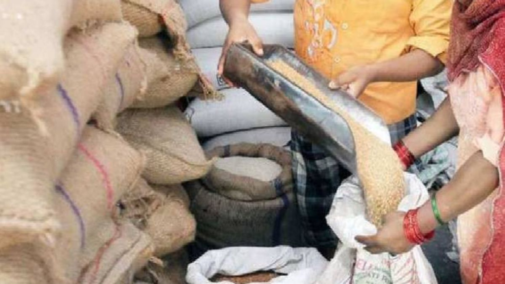 কালিয়াচকে রেশন ডিলারের দুর্নীতি