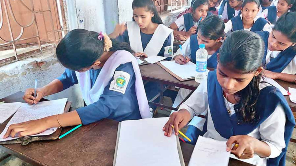 স্কুলের পোশাক সরবরাহে নতুন নির্দেশিকা