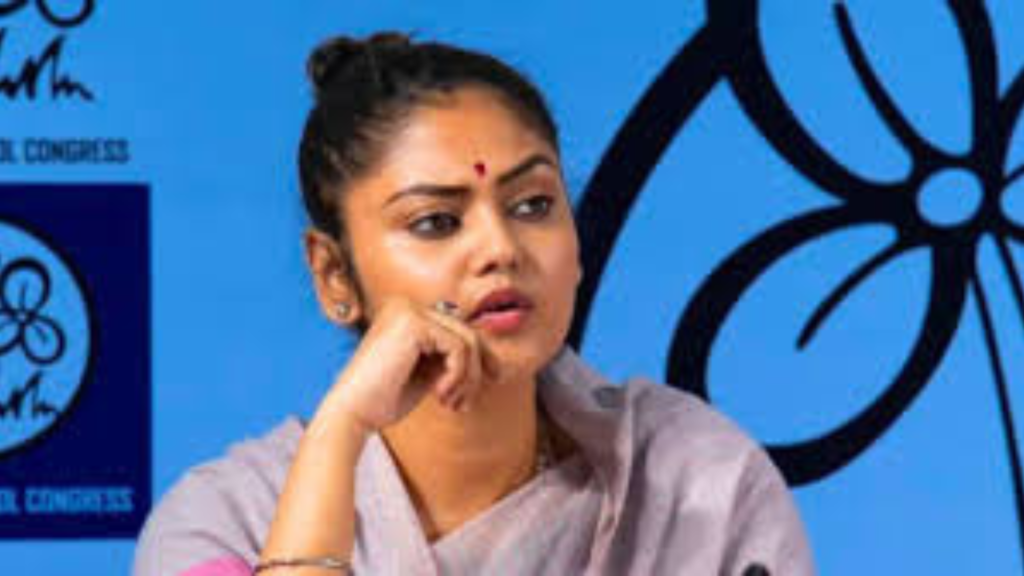 সায়নি ঘোষের জুতোপেটার নির্দেশ