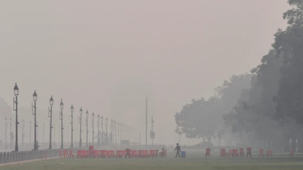 দিল্লিতে প্রবল বায়ু ও জল দূষণের সংকট