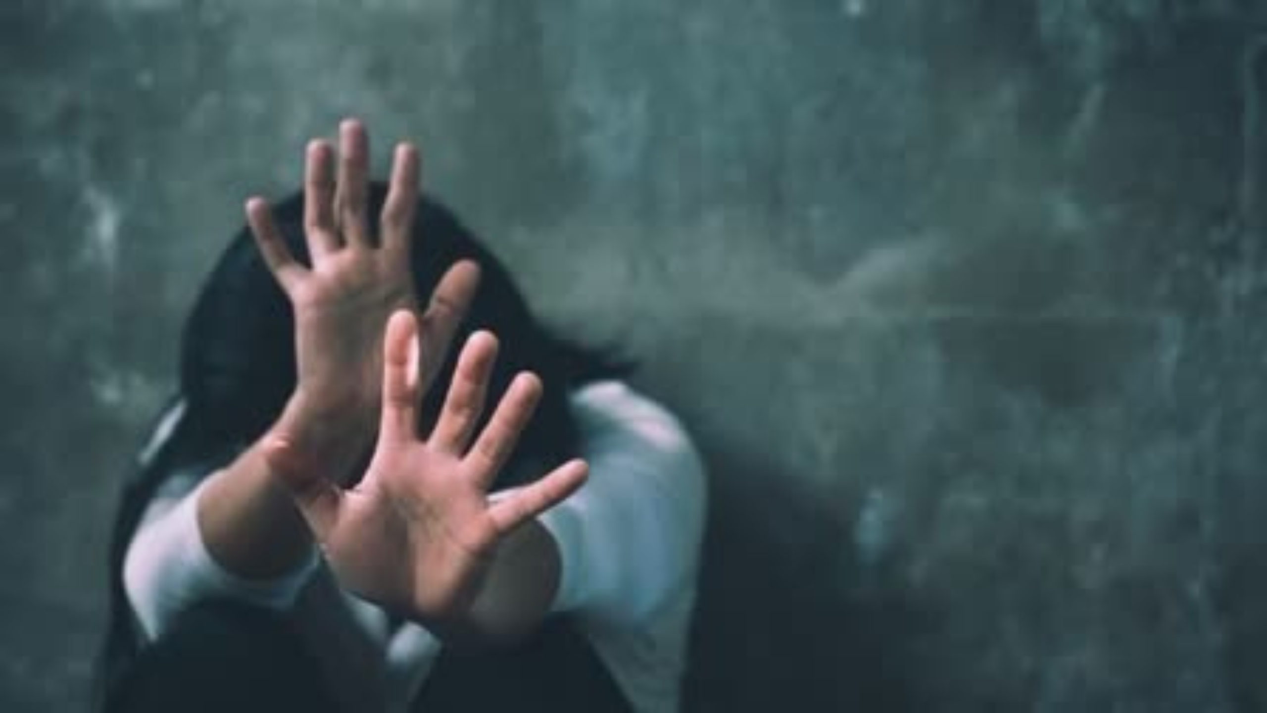 মেয়েকে বিয়ে করলেন বাবা