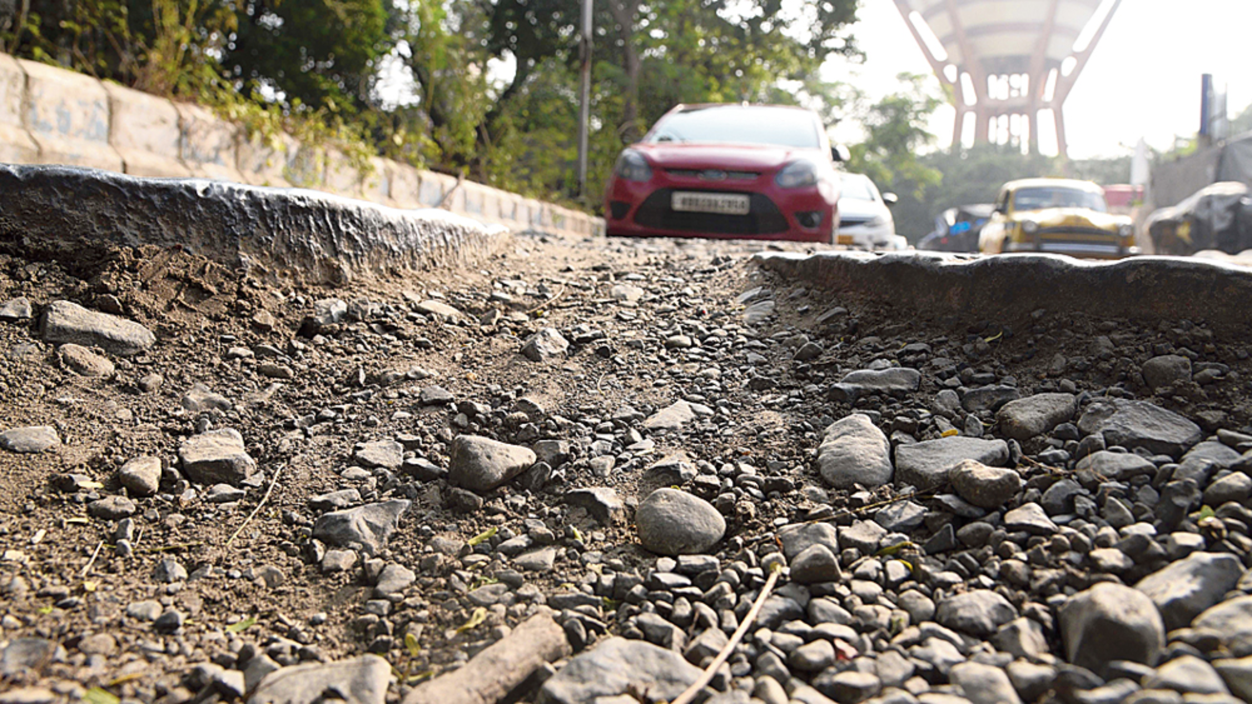 সল্টলেকের রাস্তায় বেহাল অবস্থা
