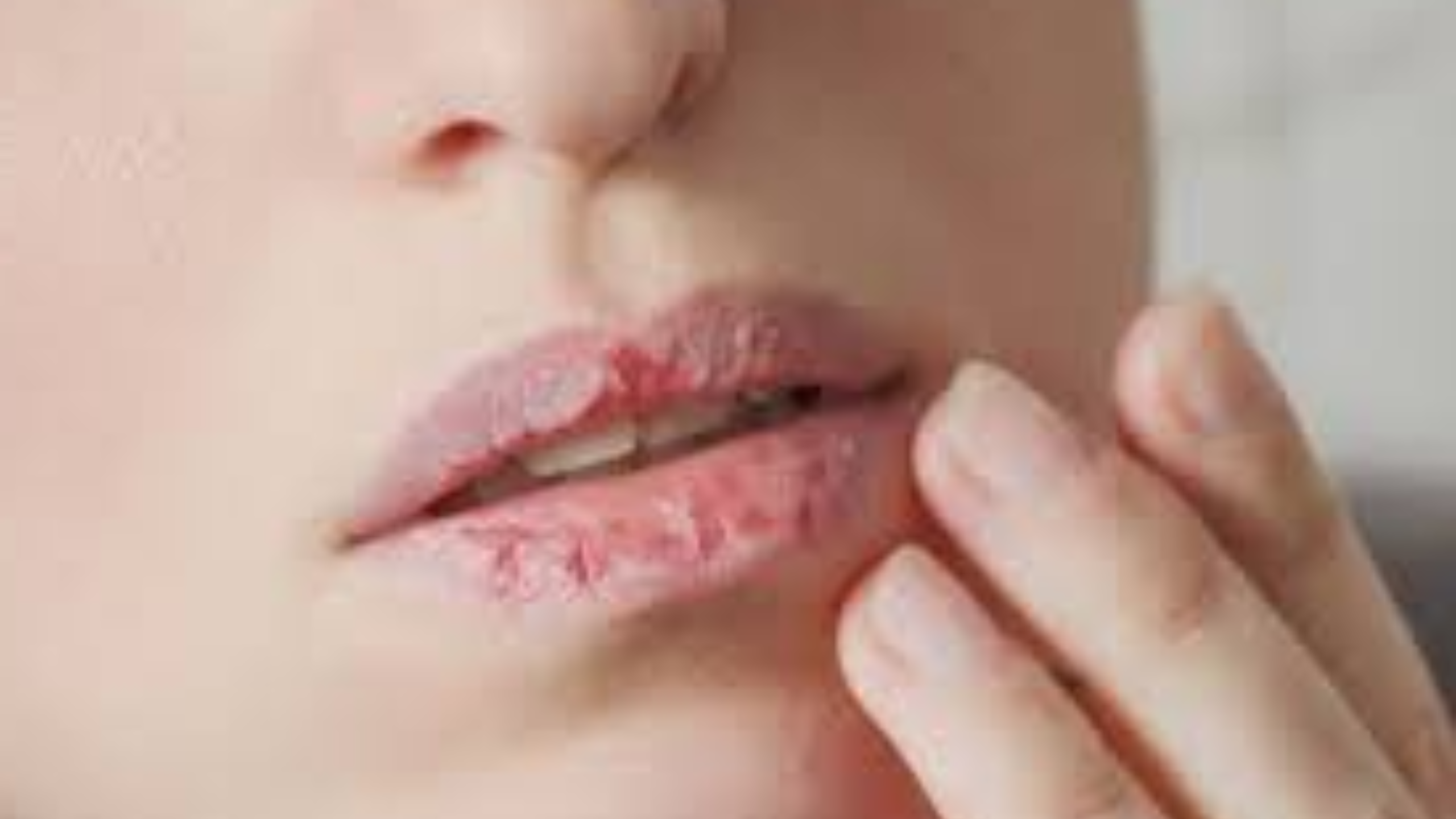 শীতের ঠোঁটের কালচে