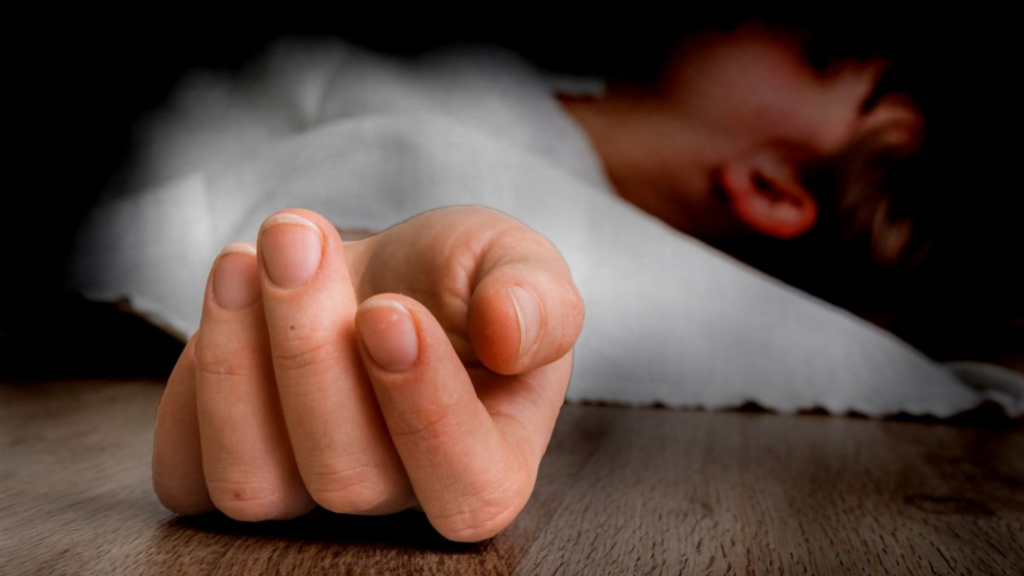 তরুণীর মৃতদেহ