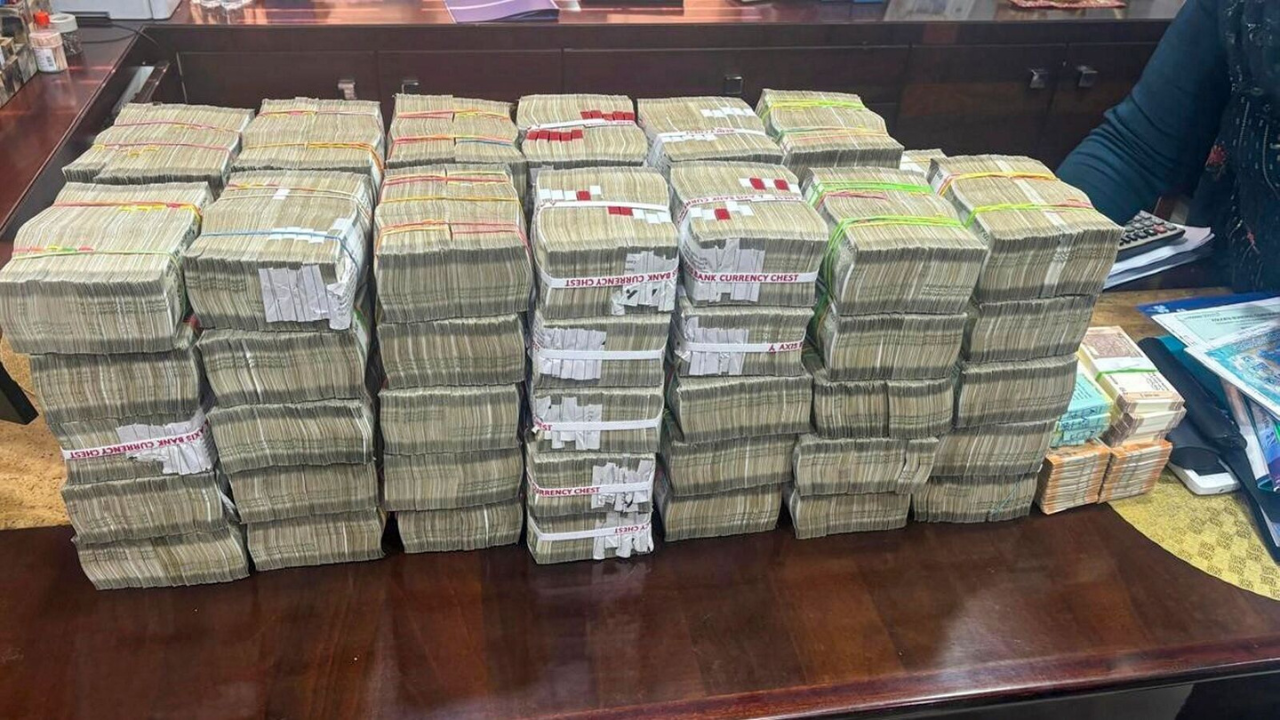 নির্বাচনের সময় মহারাষ্ট্র এবং ঝাড়খণ্ডে ৮৫৮ কোটি টাকা বাজেয়াপ্ত