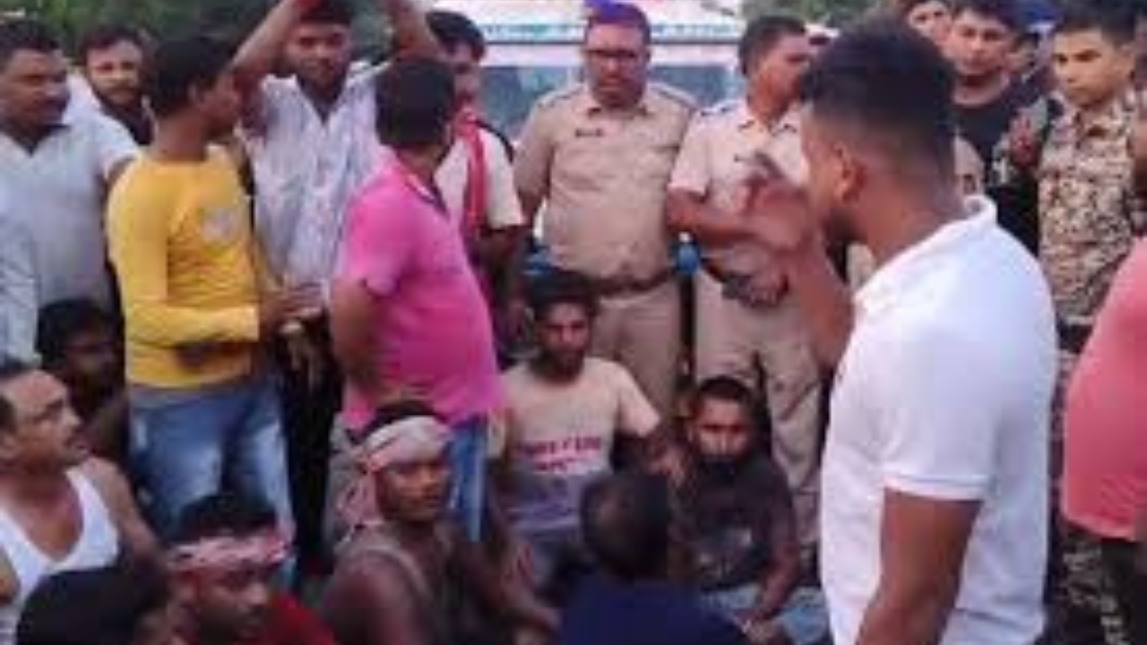 তৃণমূল পঞ্চায়েত প্রধানের বিরুদ্ধে বিক্ষোভ