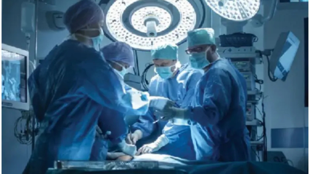 প্রৌঢ়ের ফুসফুস থেকে বের হল নকল দাঁত