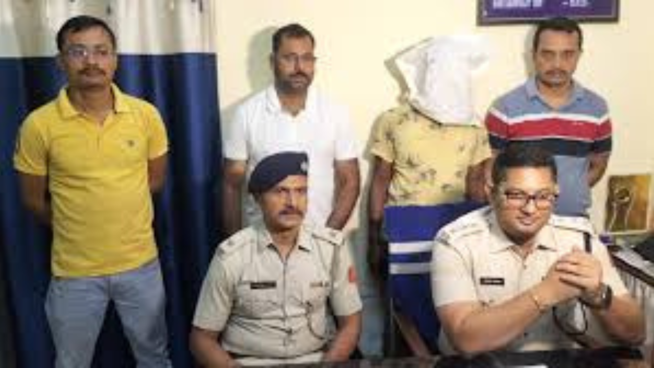 প্রবীণ নাগরিকের ওপর দুষ্কৃতীদের আক্রমণ