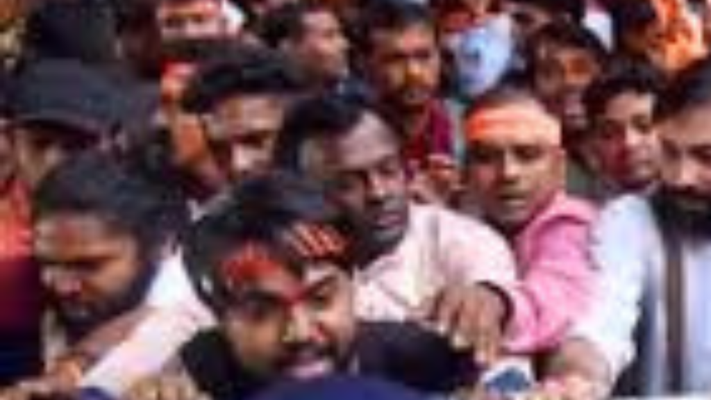 বাংলাদেশের পরিস্থিতি নিয়ে কলকাতায় উত্তেজনা 